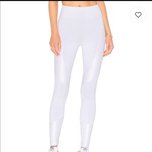Koral Forge Legging White Size Small NWT
